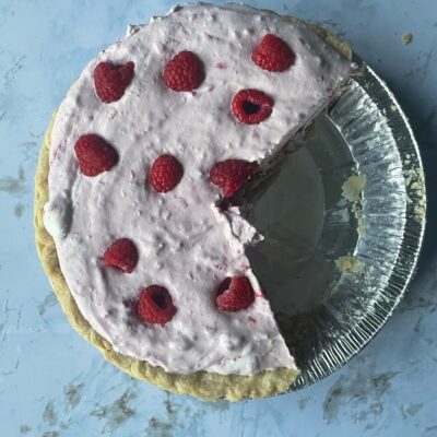 Raspberry cream pie