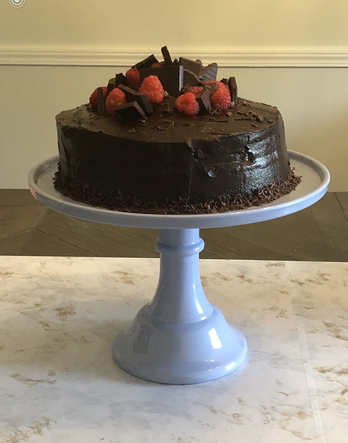 chocolate cake with raspberries