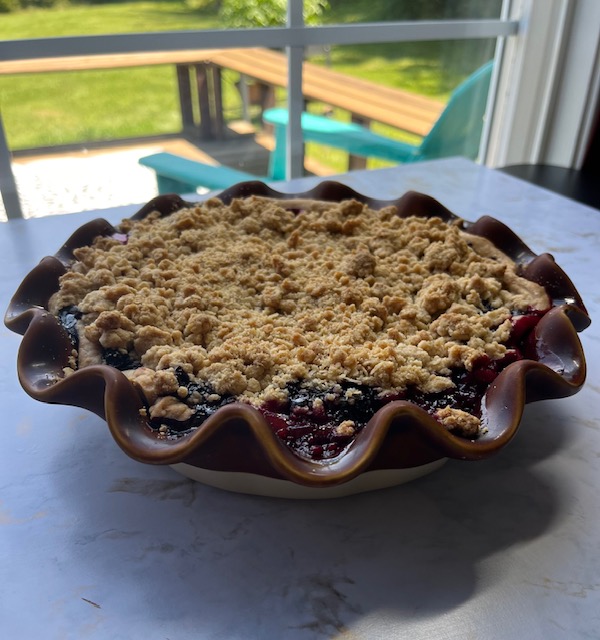 blueberry blackberry crumble pie